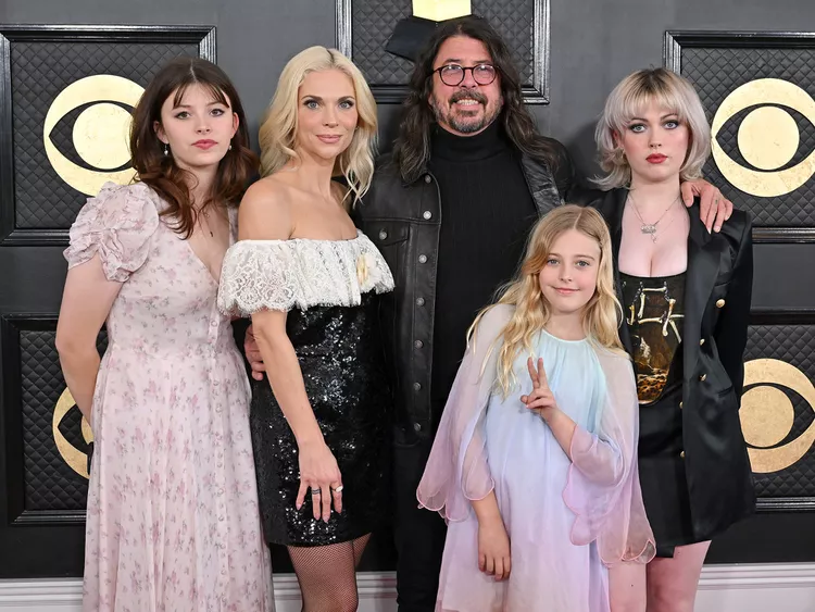 Jordyn Blum and Dave Grohl with their children